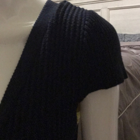 Sweater - Picture 6 of 7